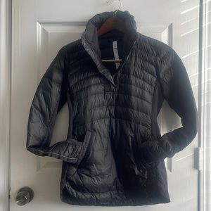 Lululemon What The Fluff 1/4 zip pullover. Size 6